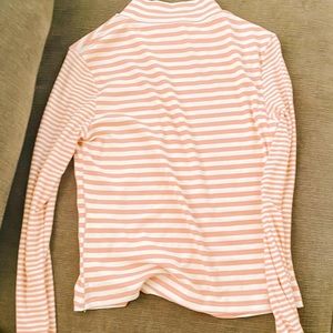 Cropped long sleeve turtle neck